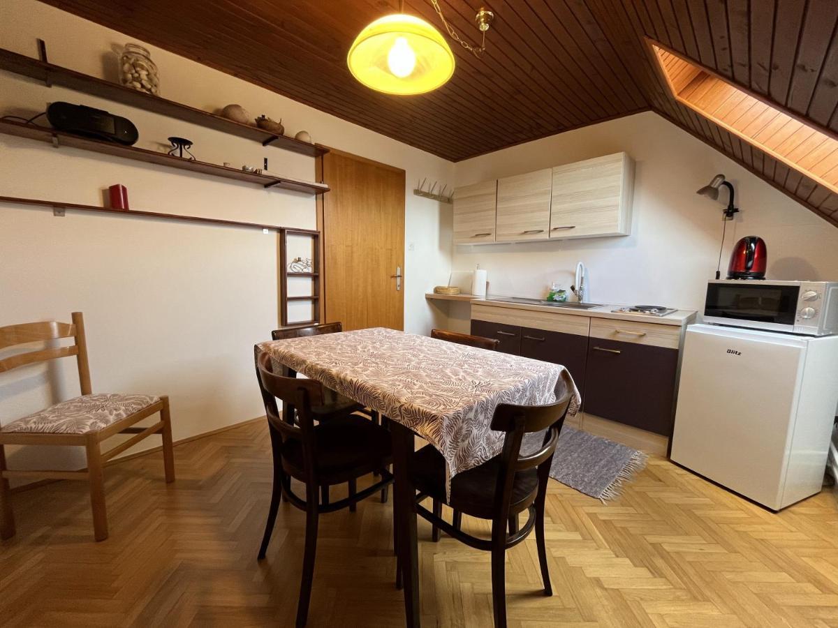 Cozzy Apartment In Nature Zagreb Extérieur photo